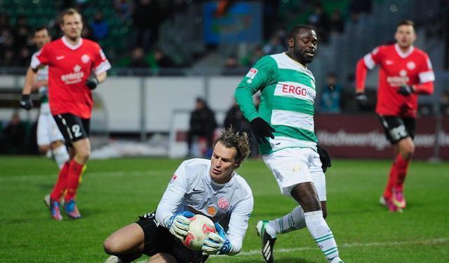 关于阿尔滨轻取保级对手，提前锁定下赛季德乙资格的信息