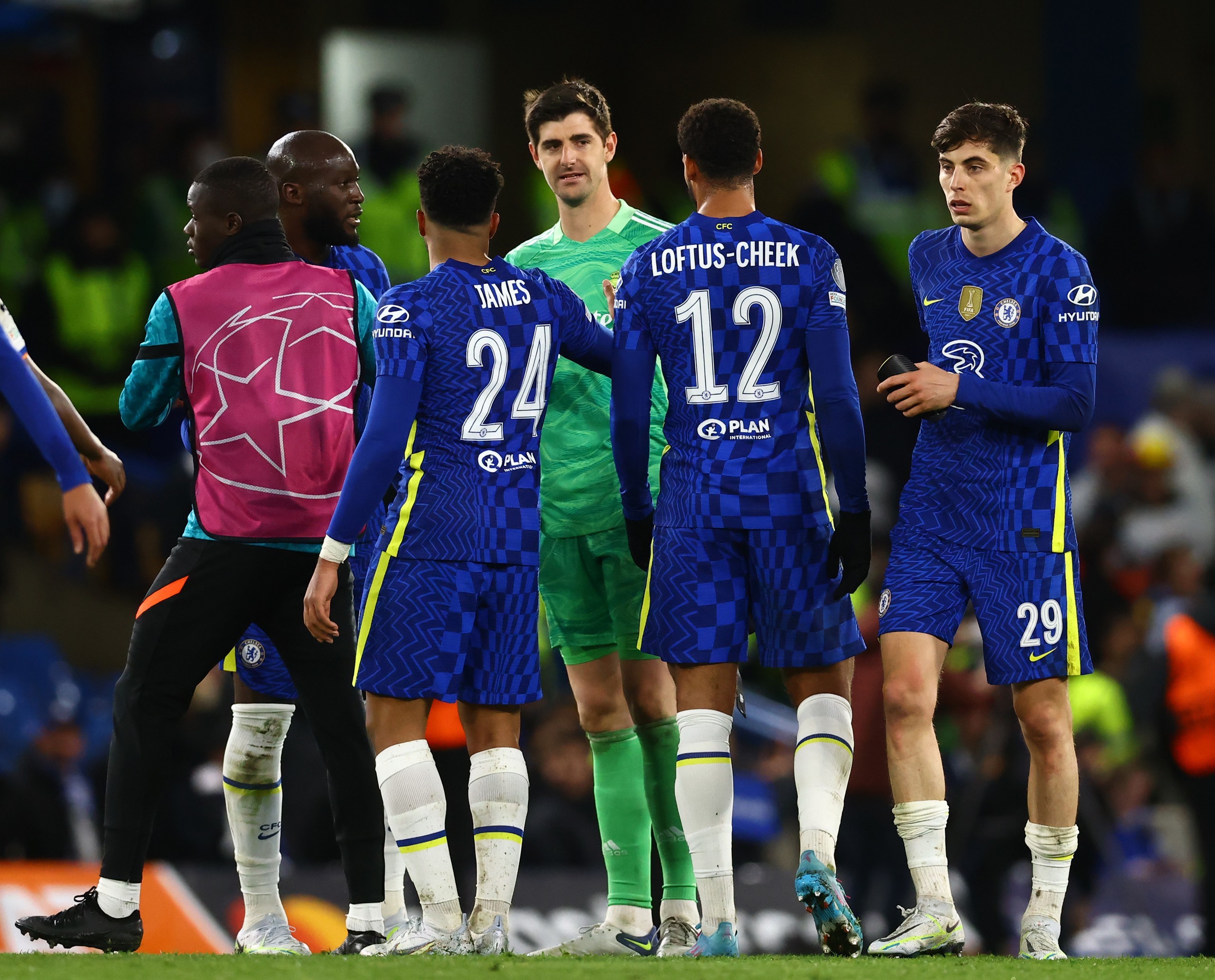 皇家马德里险胜，本泽马连进两球