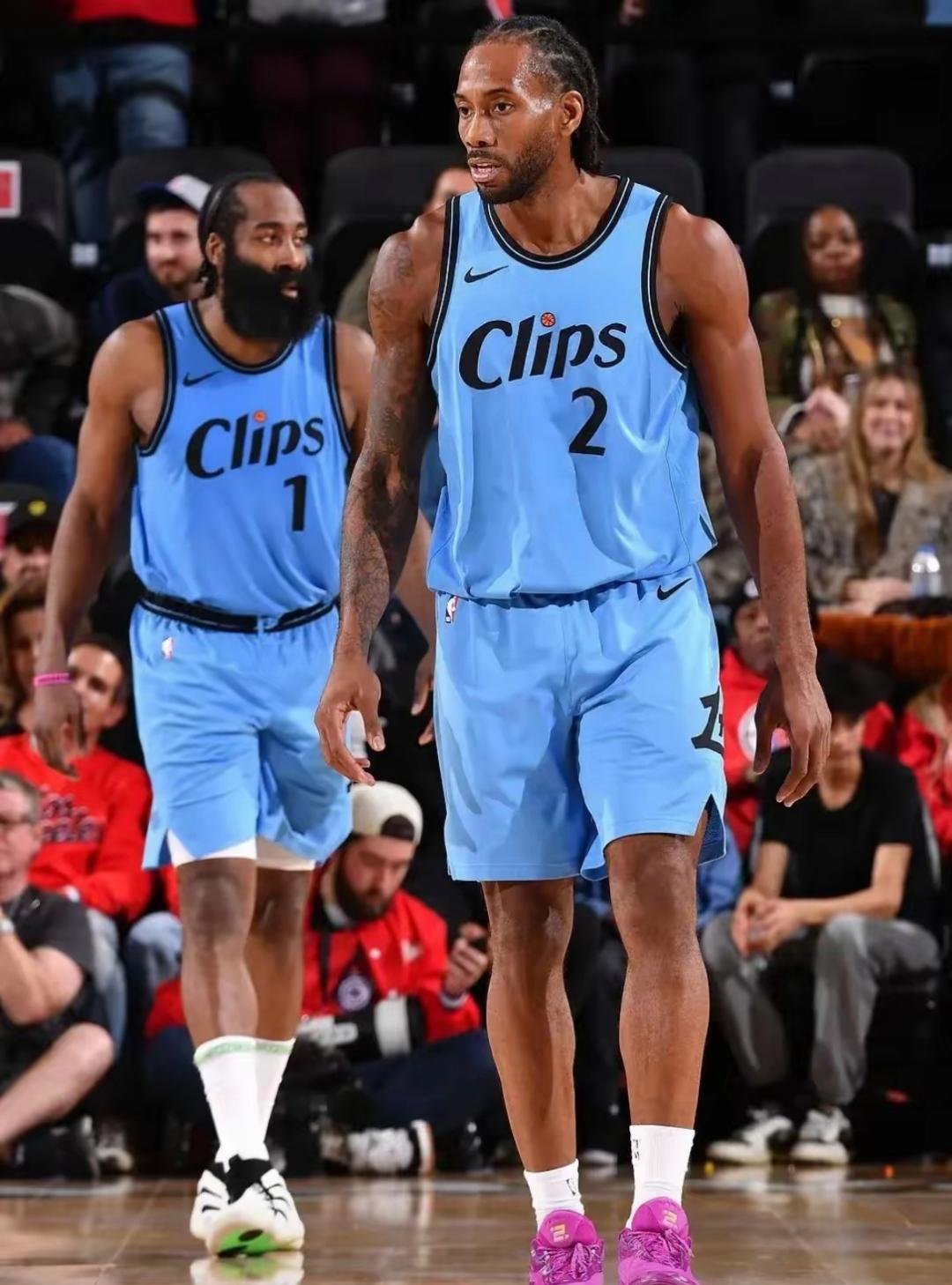 快船队连胜结束，不敌开拓者