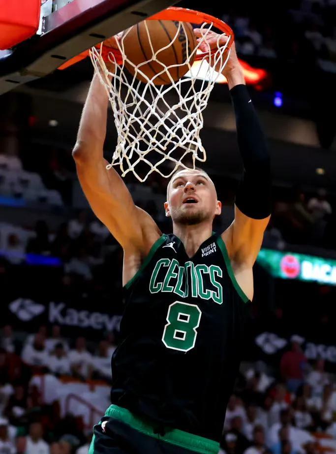 九游娱乐app下载-鹈鹕队主场战胜公牛，霍勒迪迎来进攻爆发