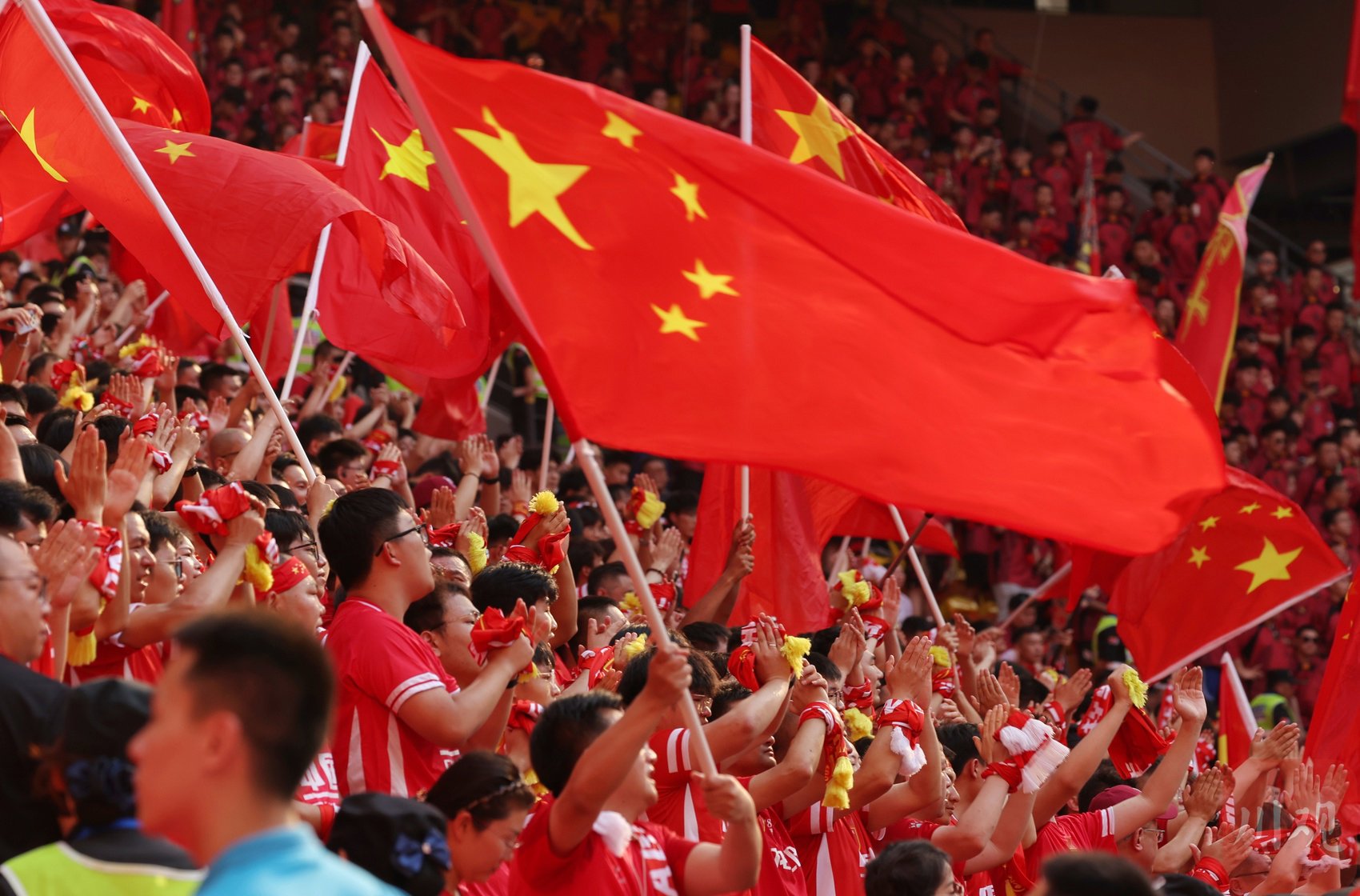 中国国家队庆祝胜利，向世界展示实力