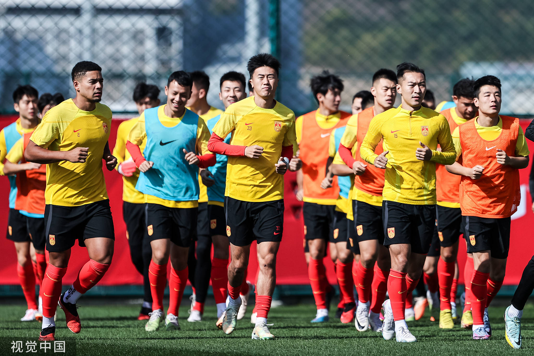 9you娱乐-越南队客场辛苦赢球，喜获关键三分