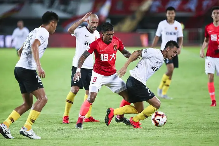 九游娱乐网页-鲁能主场失利于恒大，排名下滑