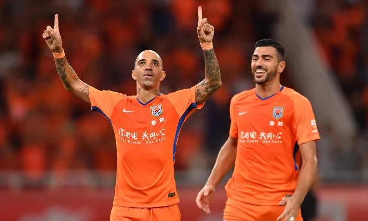 鲁能主场失利于恒大，排名下滑