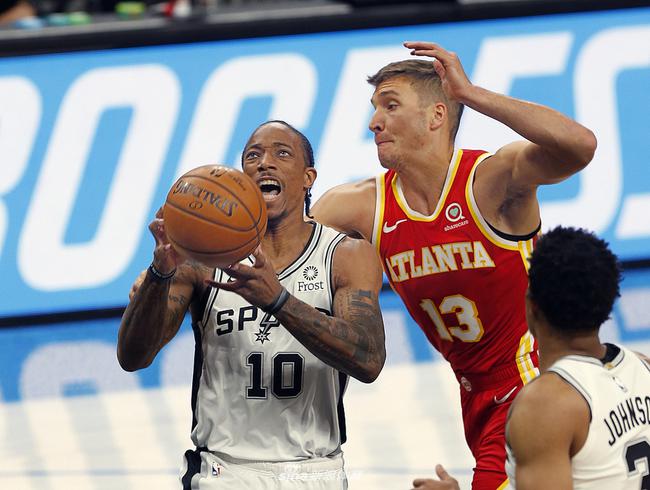 关于罗奇代尔联队在主场苦战，终结连败纪录的信息