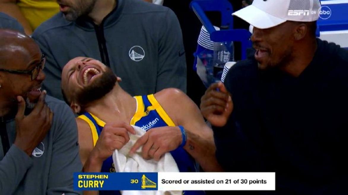 包含狼队后卫被罚下场，对球队造成重大影响的词条