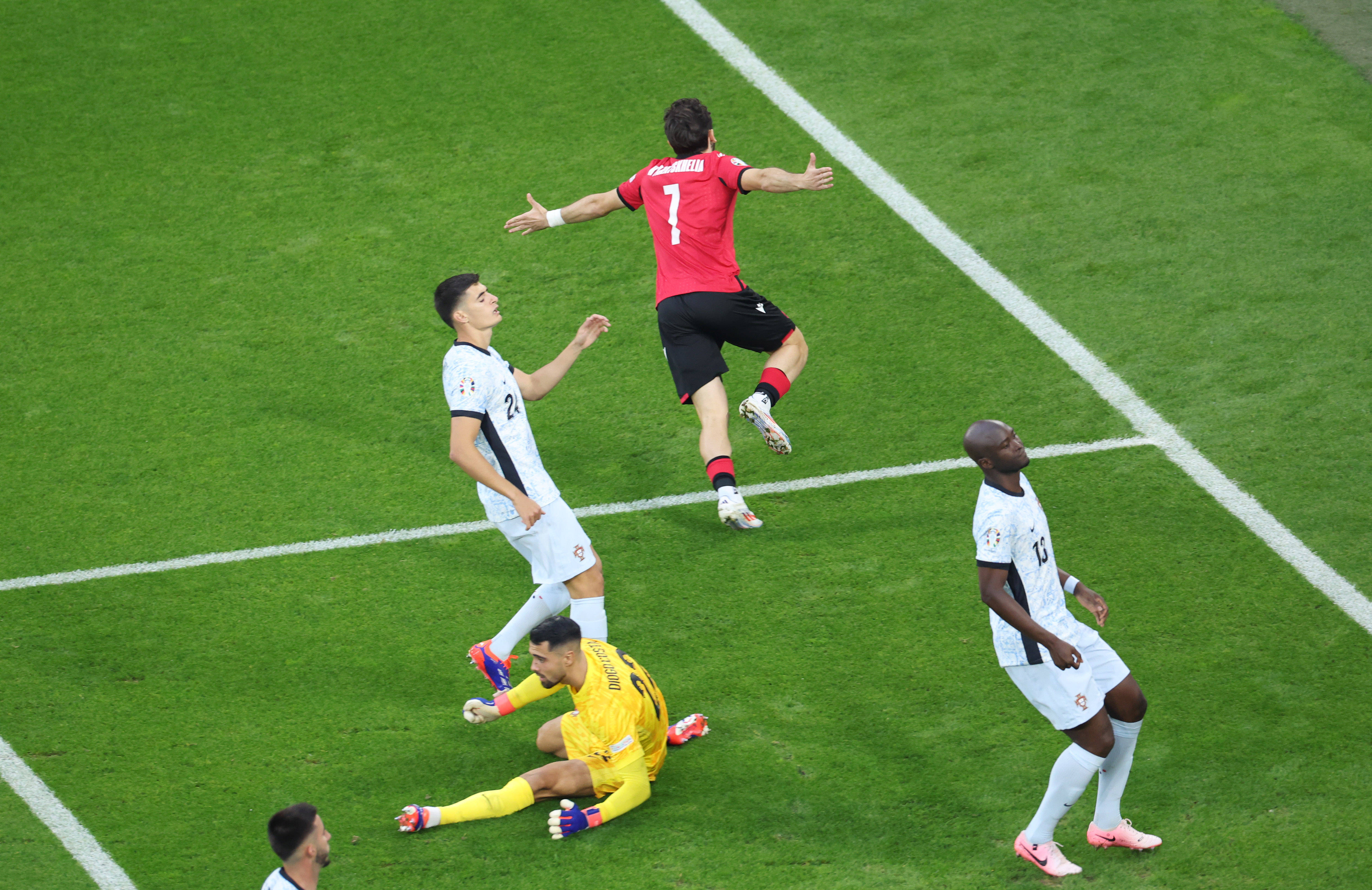 九游APP-精湛技艺！欧洲球队在比赛中彰显实力