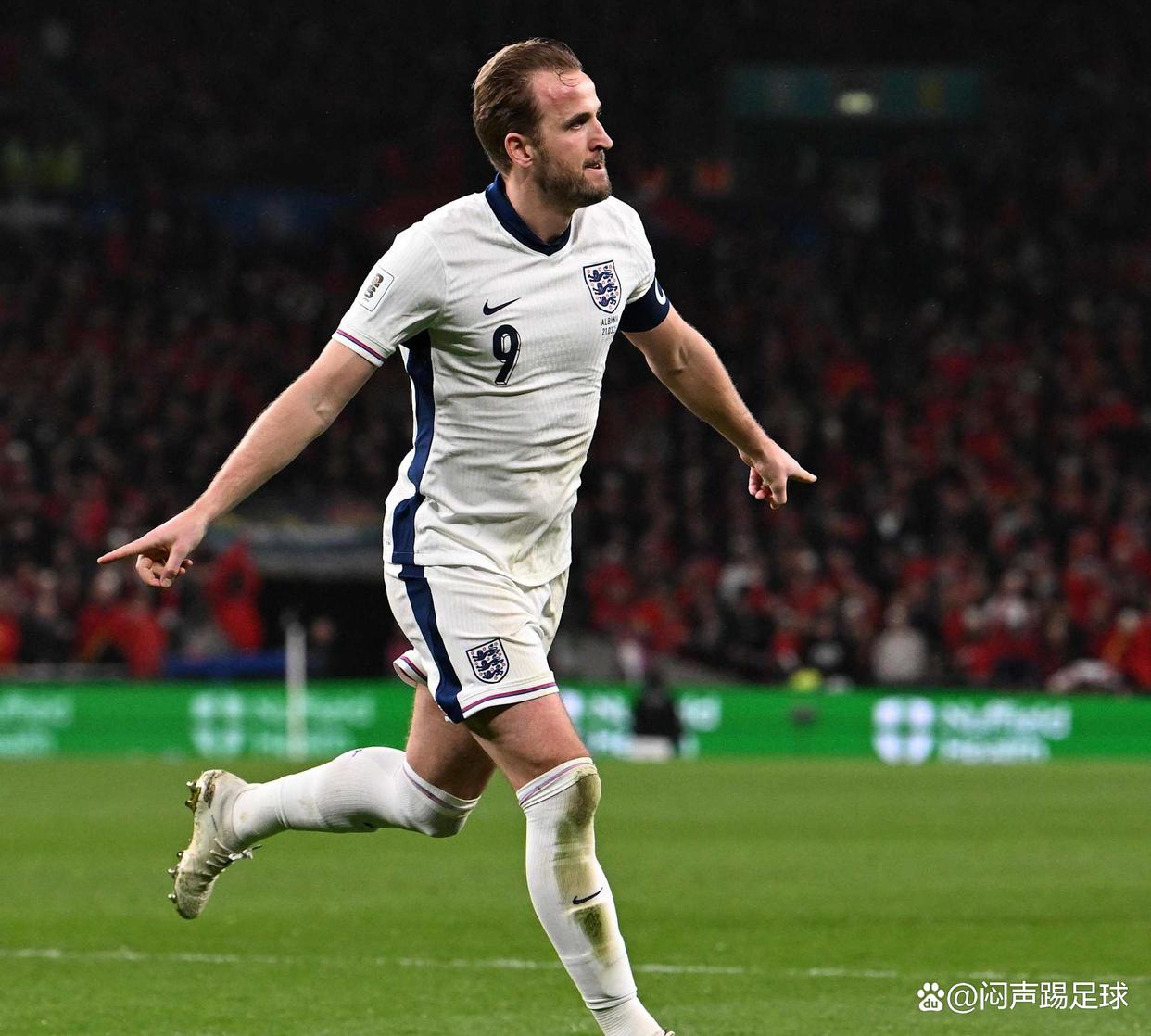 英格兰大胜法国，领跑A组晋级半决赛的简单介绍