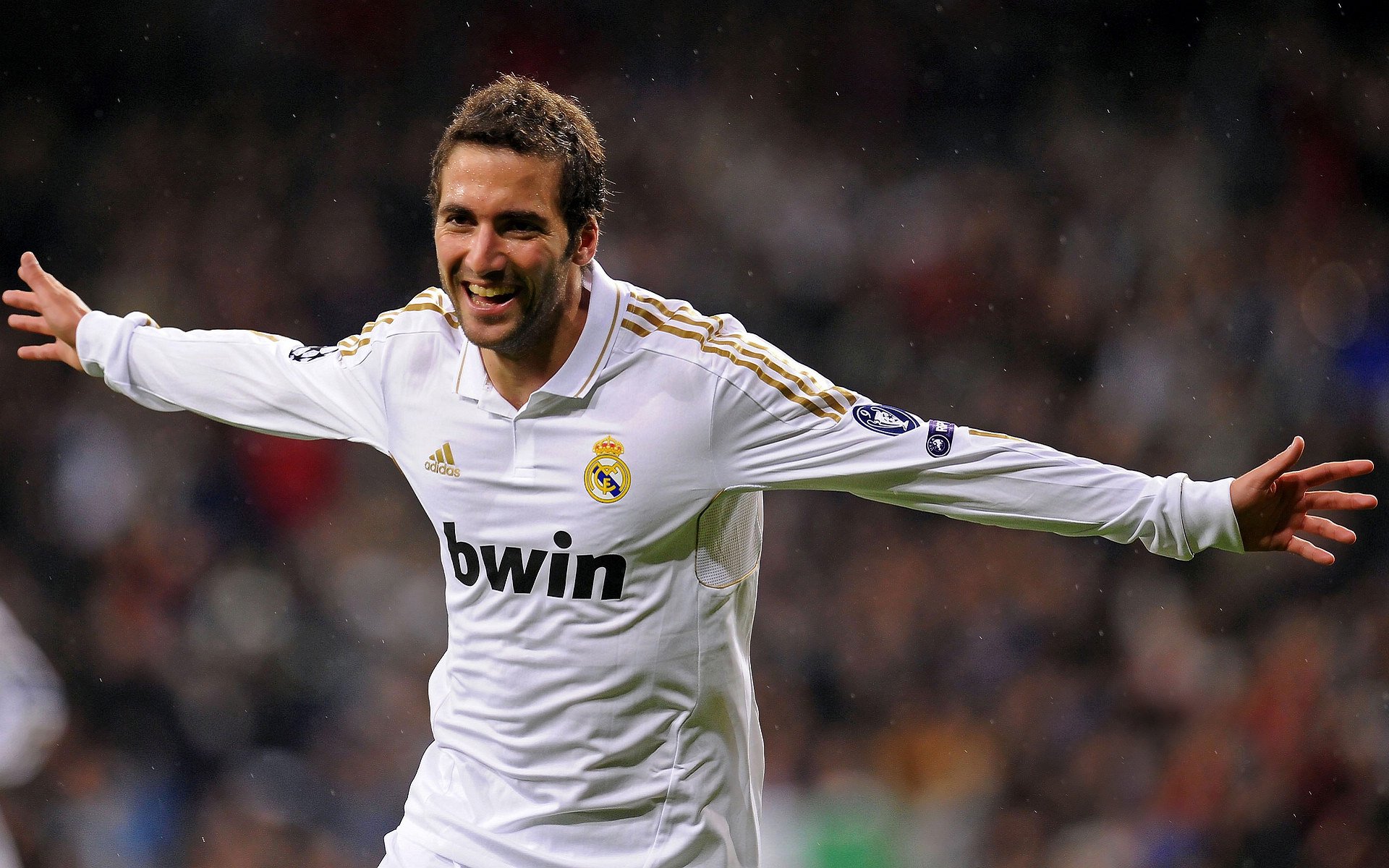 九游体育-铁血团队与孤胆英雄，体育世界里两种极致的征服